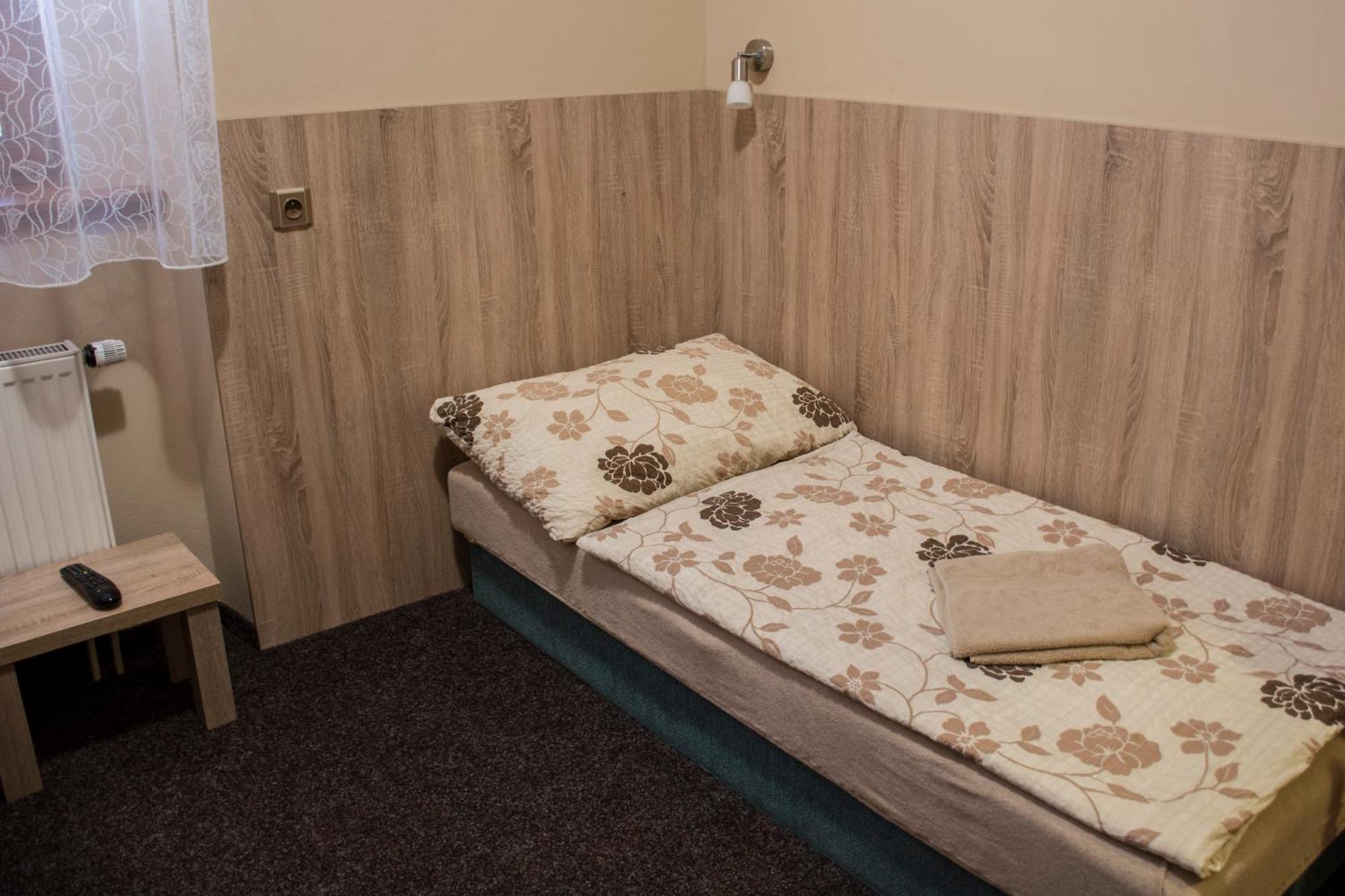 Penzion Krmelec Chrudim Buitenkant foto